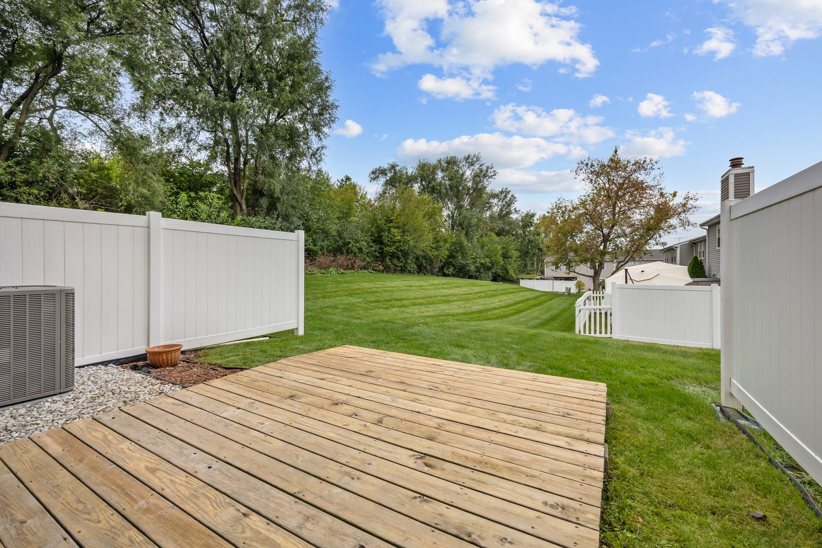 1392 Carriage Way Property Photo 25
