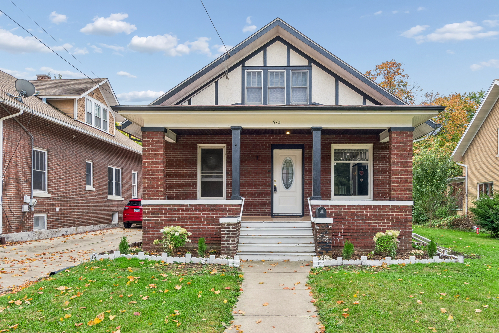 615 Gates Avenue Property Photo 1
