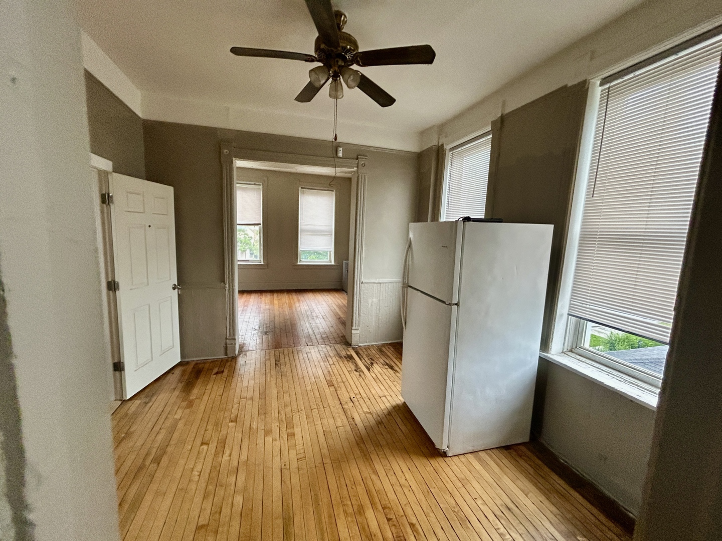 735 E 88th Street Property Photo 11