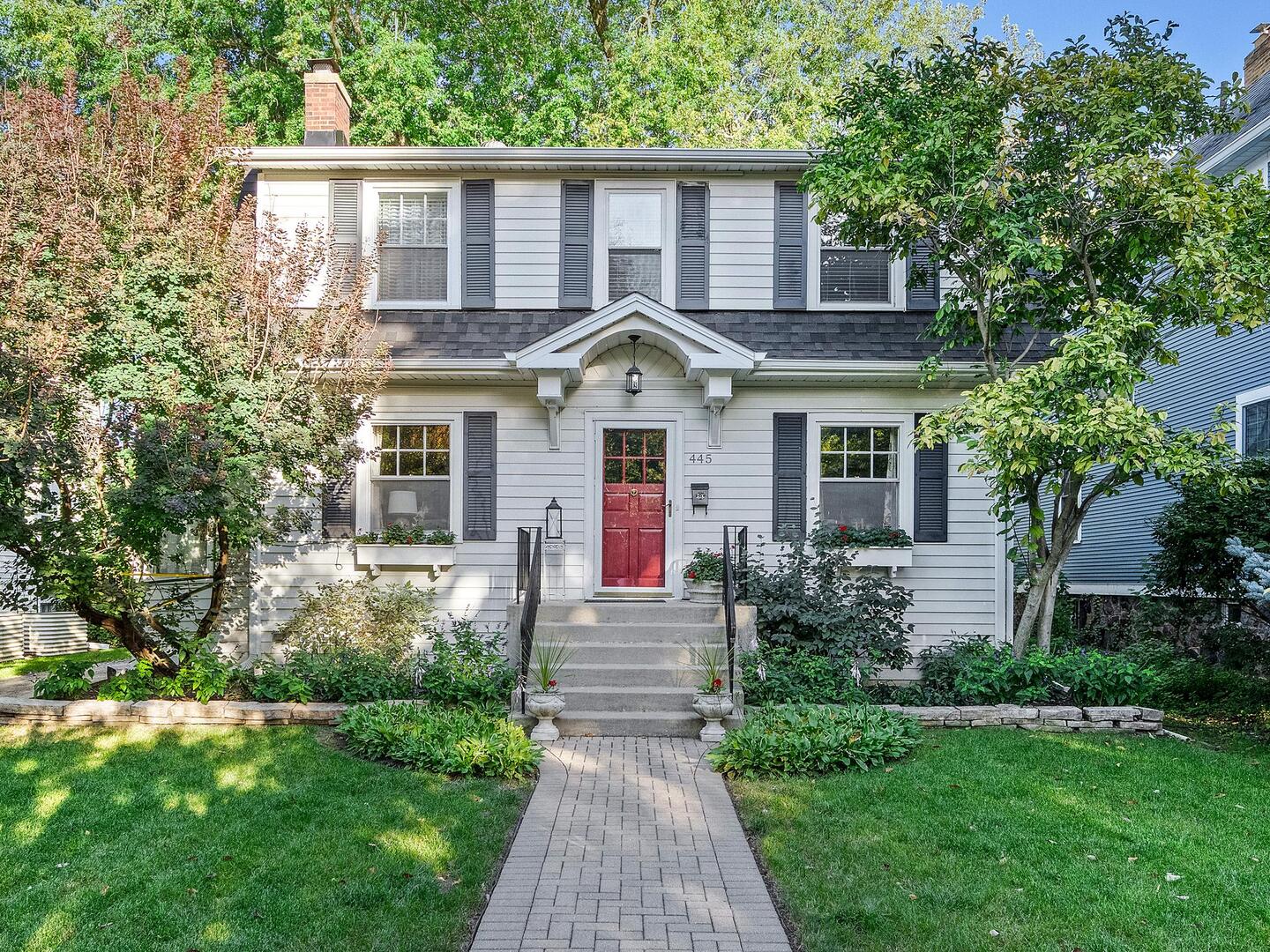 445 N Kensington Avenue Property Photo 1
