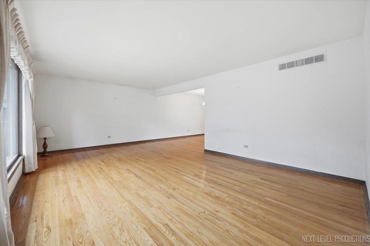 7008 Blackburn Avenue Property Photo 4
