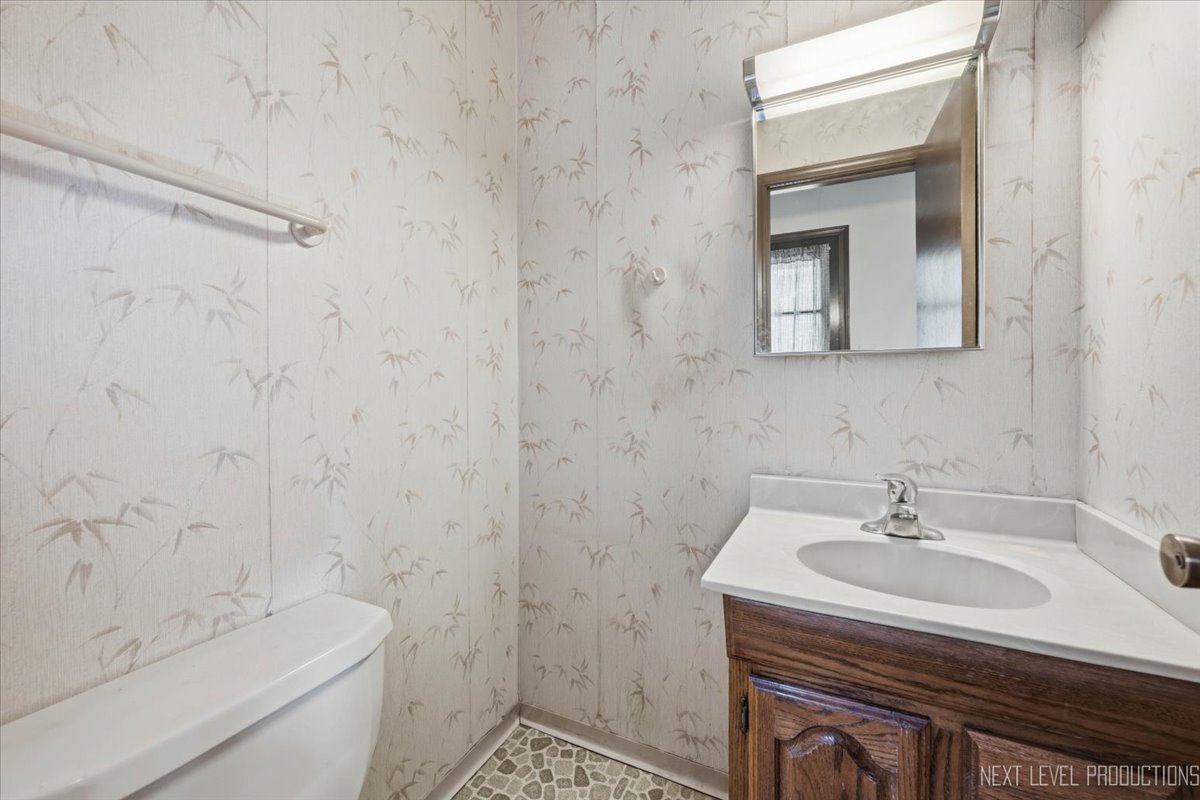 7008 Blackburn Avenue Property Photo 16