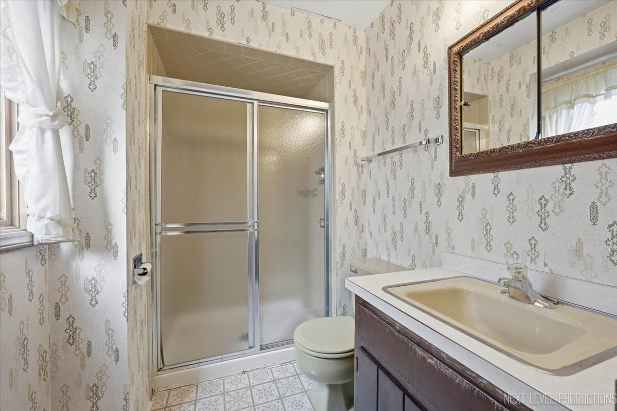 7008 Blackburn Avenue Property Photo 21