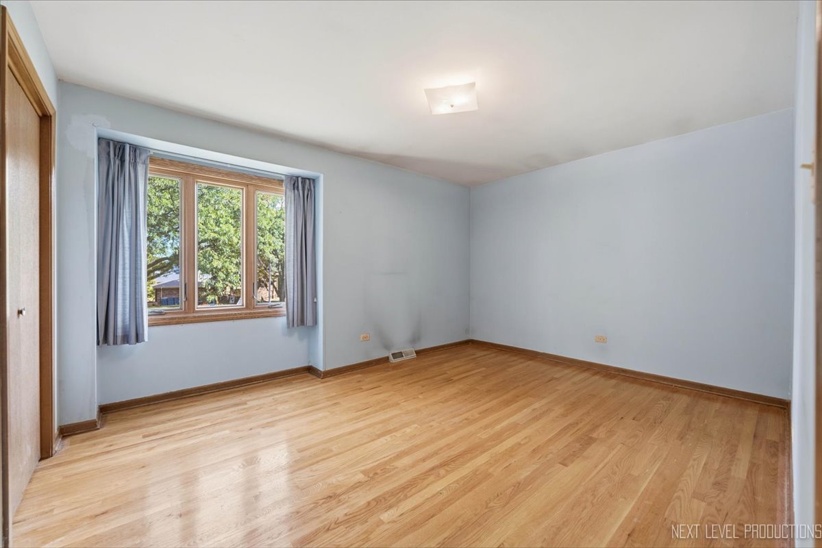 7008 Blackburn Avenue Property Photo 24