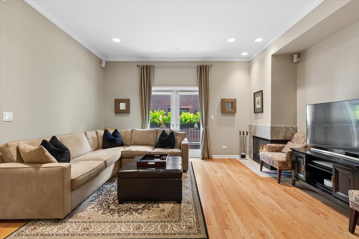 1742 W Diversey Parkway 3 Property Photo 11