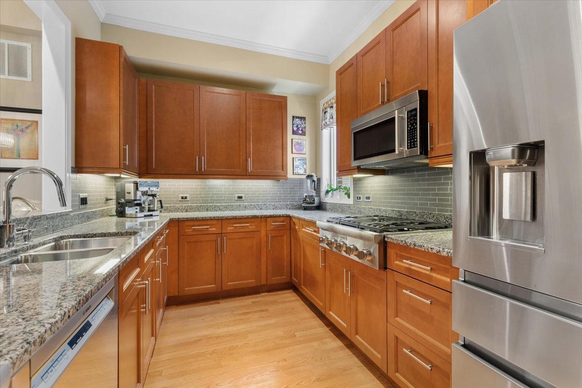 1742 W Diversey Parkway 3 Property Photo 13