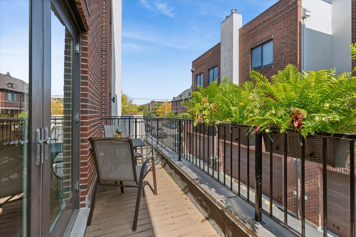 1742 W Diversey Parkway 3 Property Photo 14