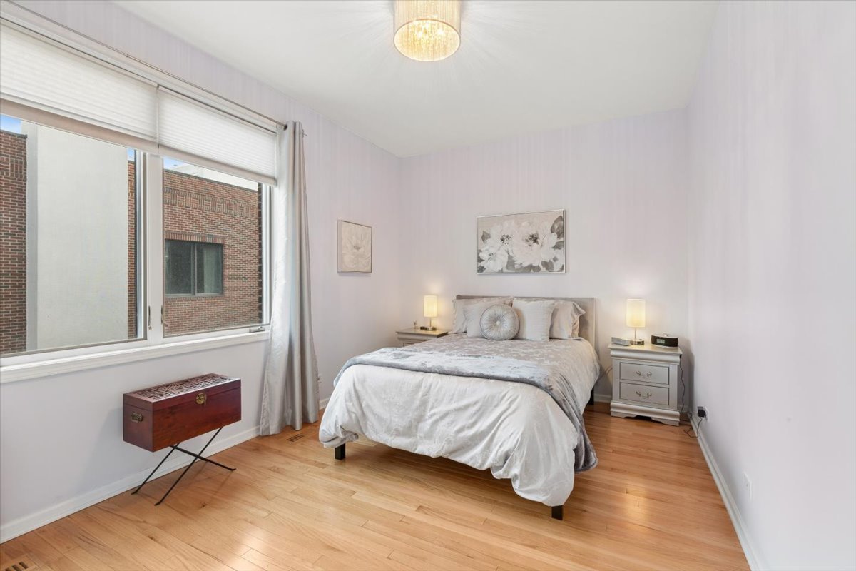 1742 W Diversey Parkway 3 Property Photo 15