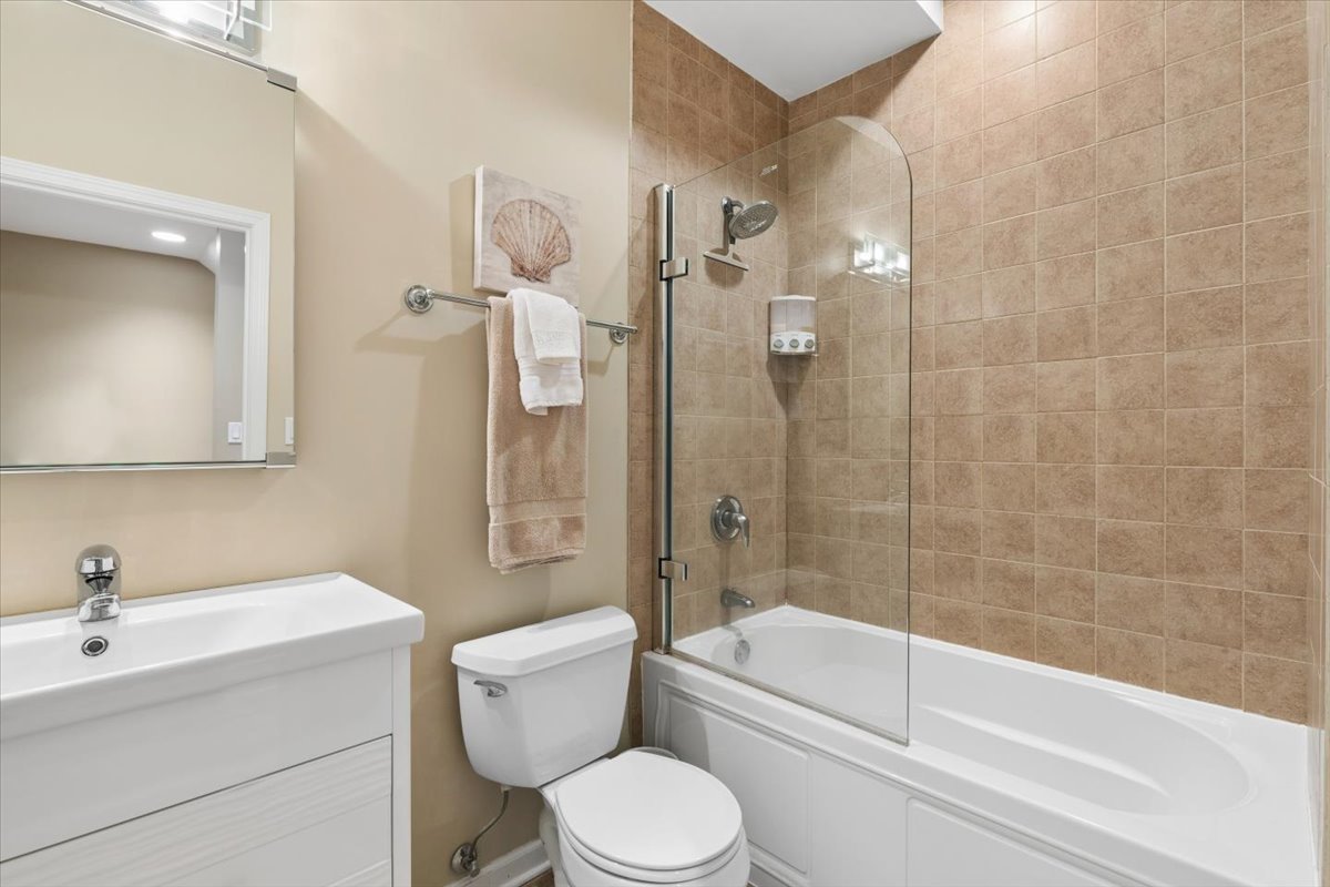 1742 W Diversey Parkway 3 Property Photo 16