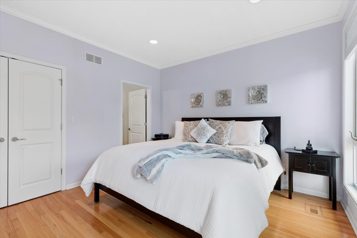 1742 W Diversey Parkway 3 Property Photo 18