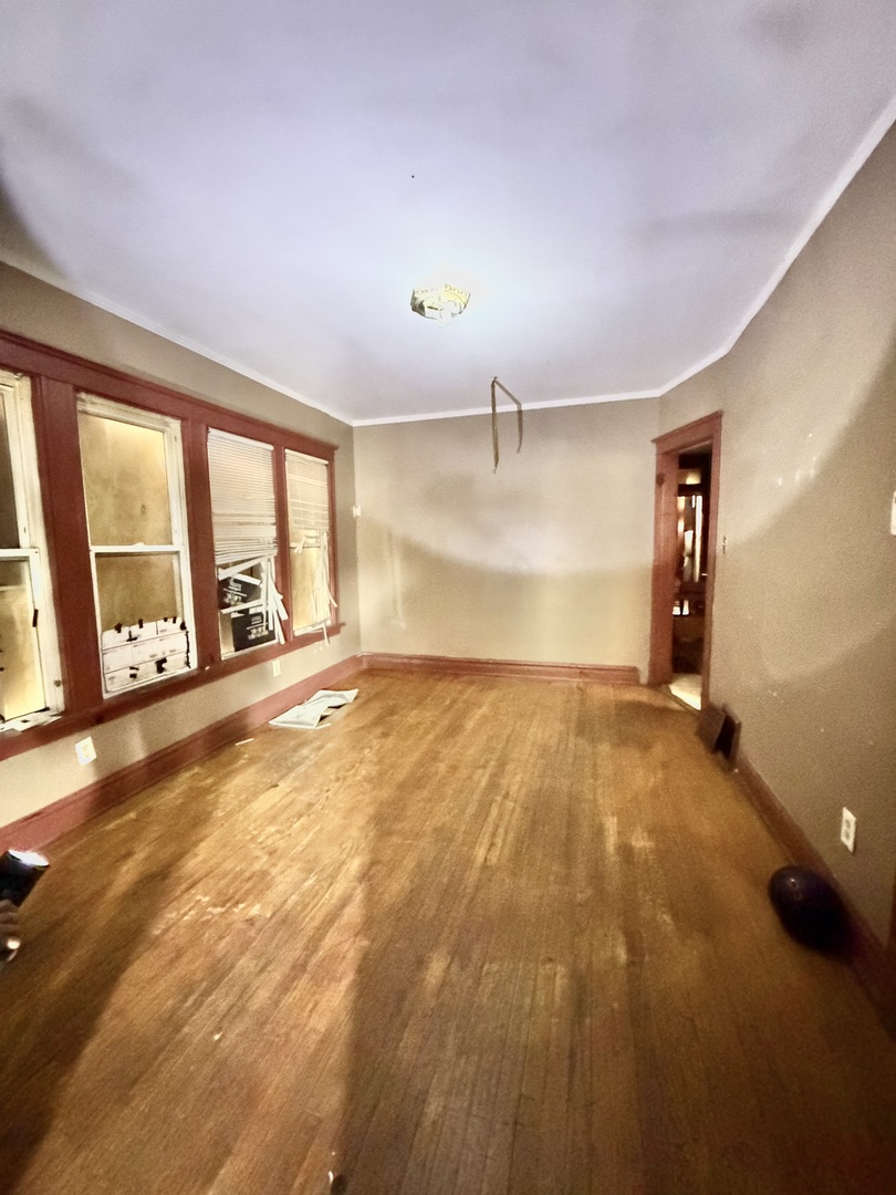 1312 W 73rd Place Property Photo 3