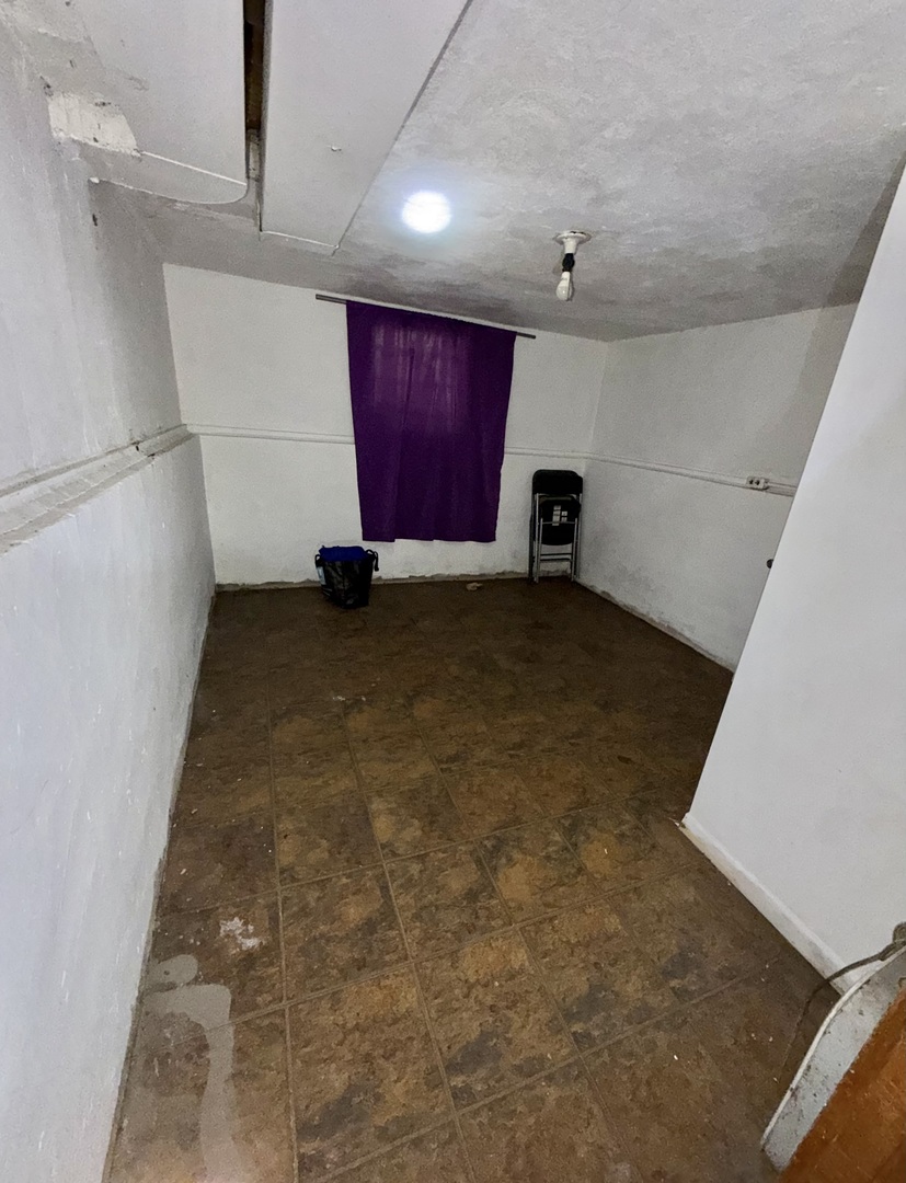 1312 W 73rd Place Property Photo 11