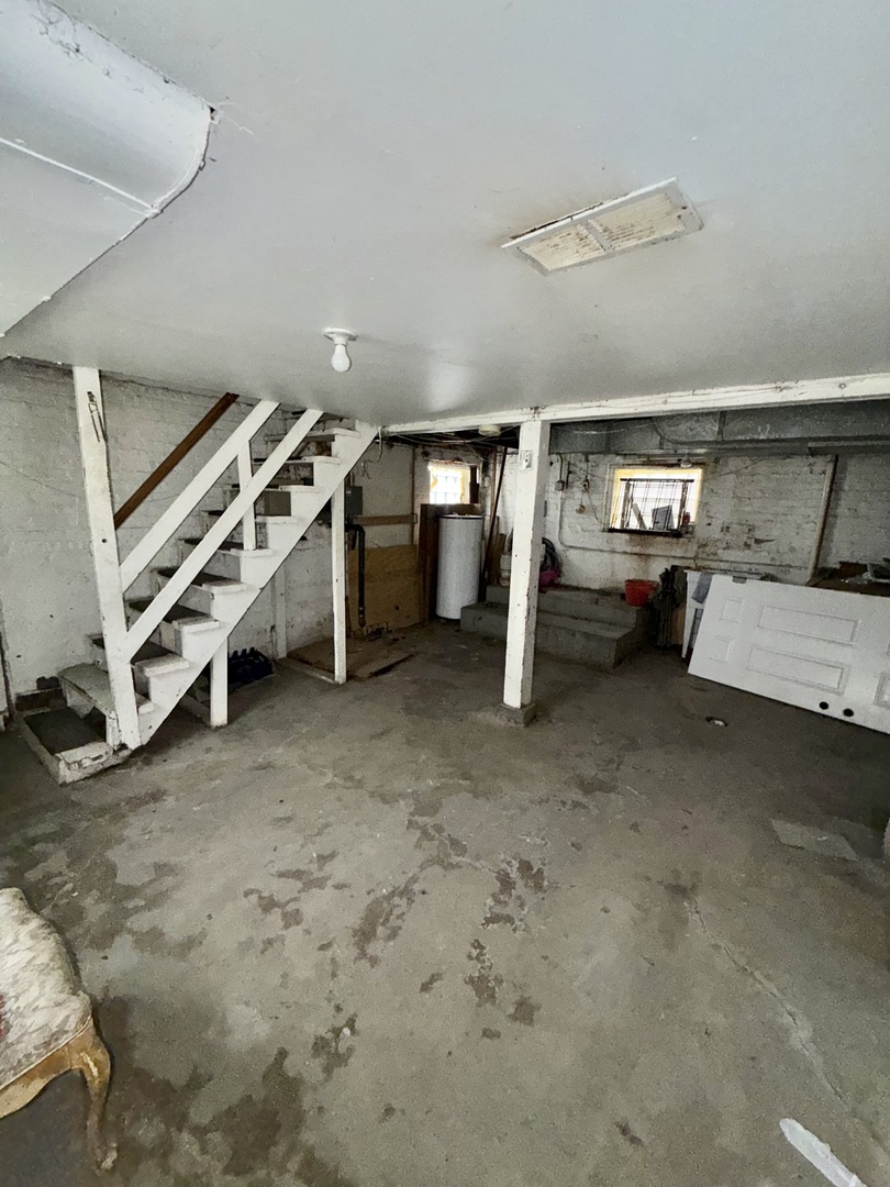 1312 W 73rd Place Property Photo 14