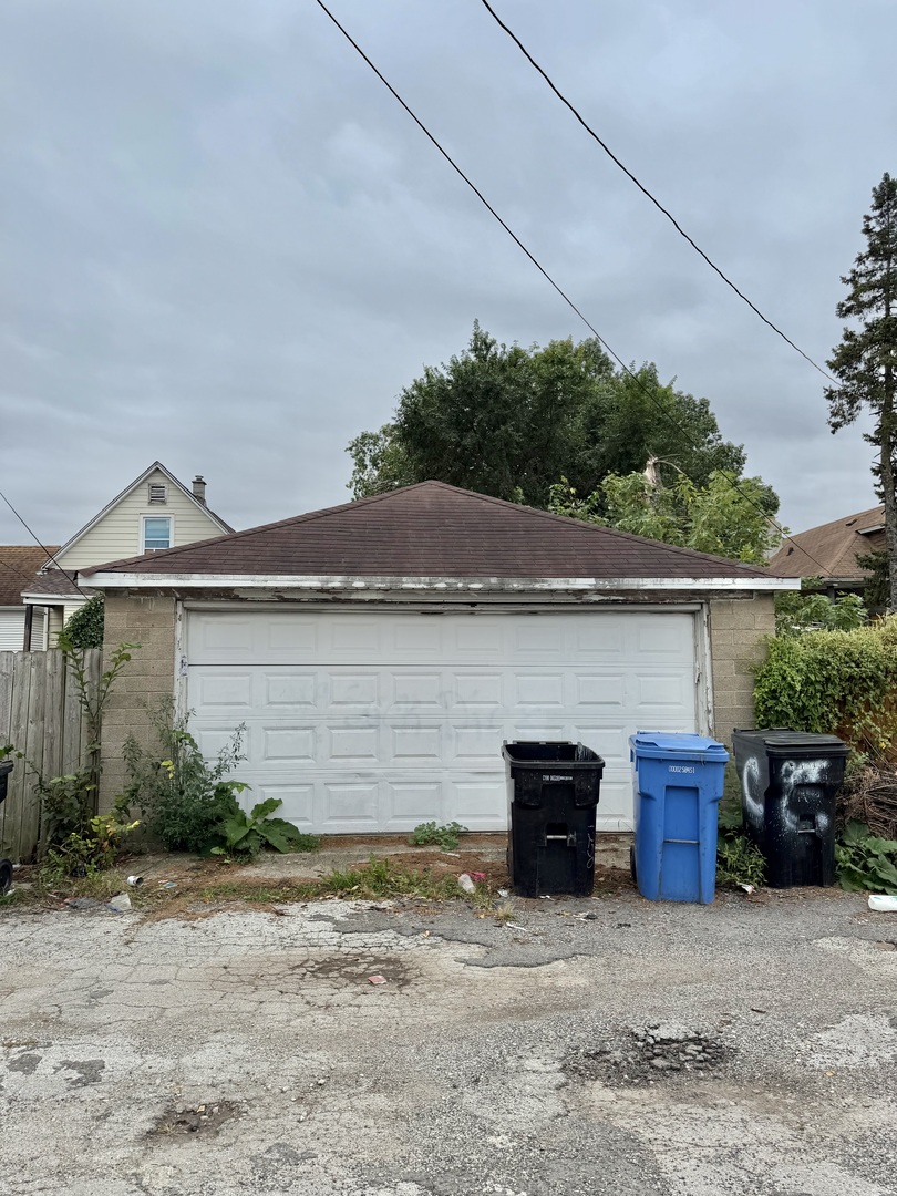 1312 W 73rd Place Property Photo 16