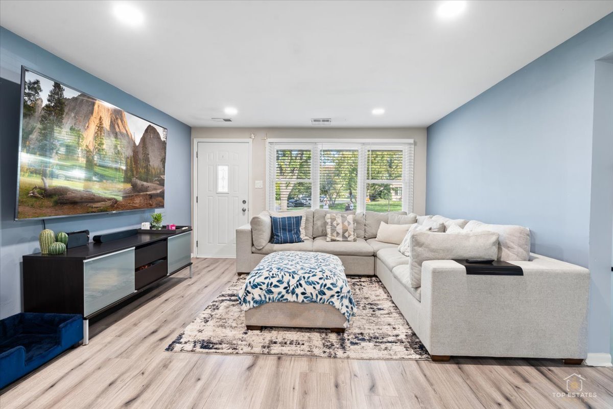 1831 Wedgewood Lane Property Photo 8