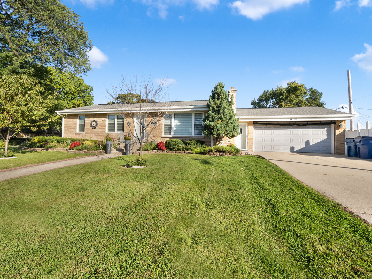10050 Westmanor Drive Property Photo 1
