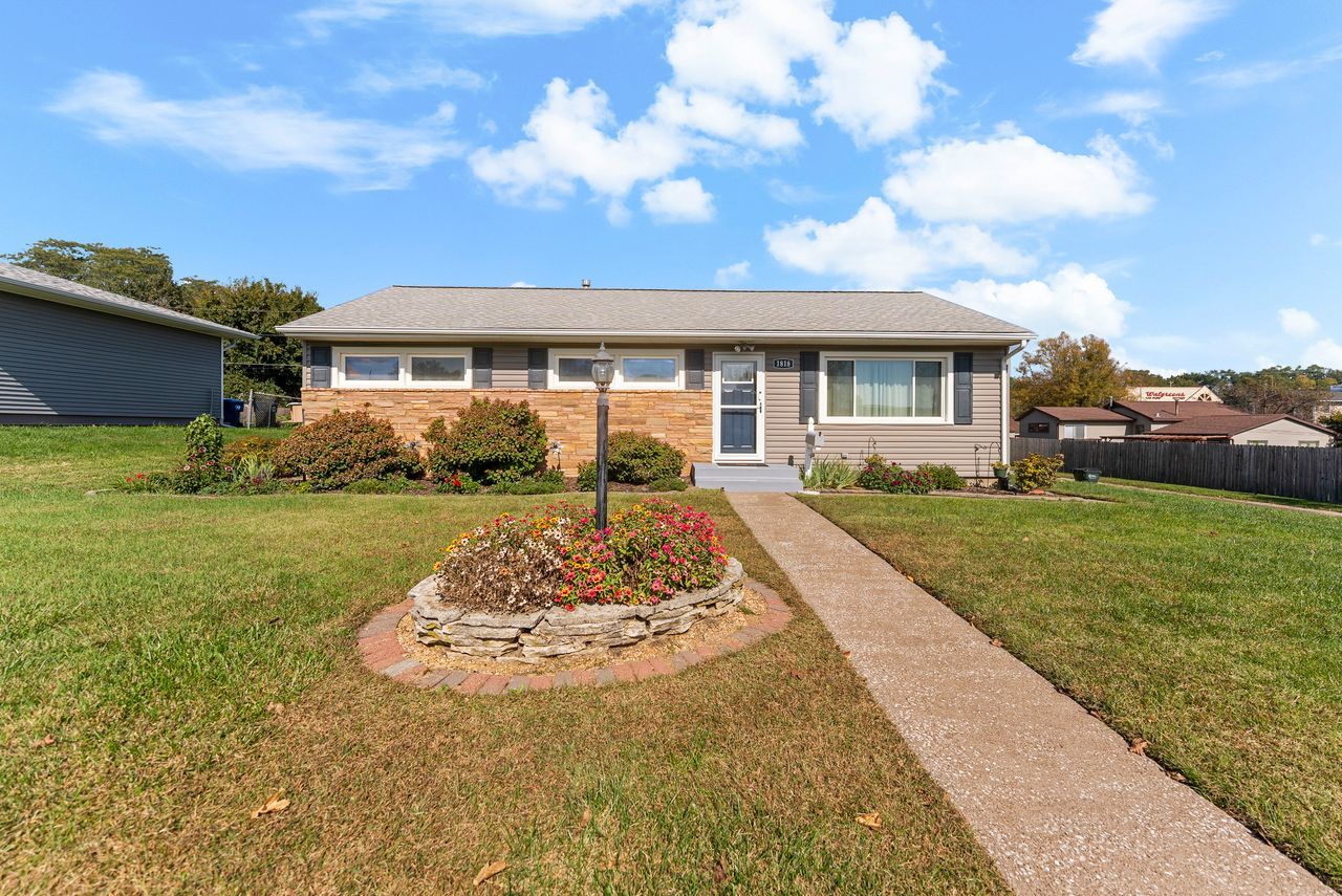1818 W 38th Place Property Photo 1