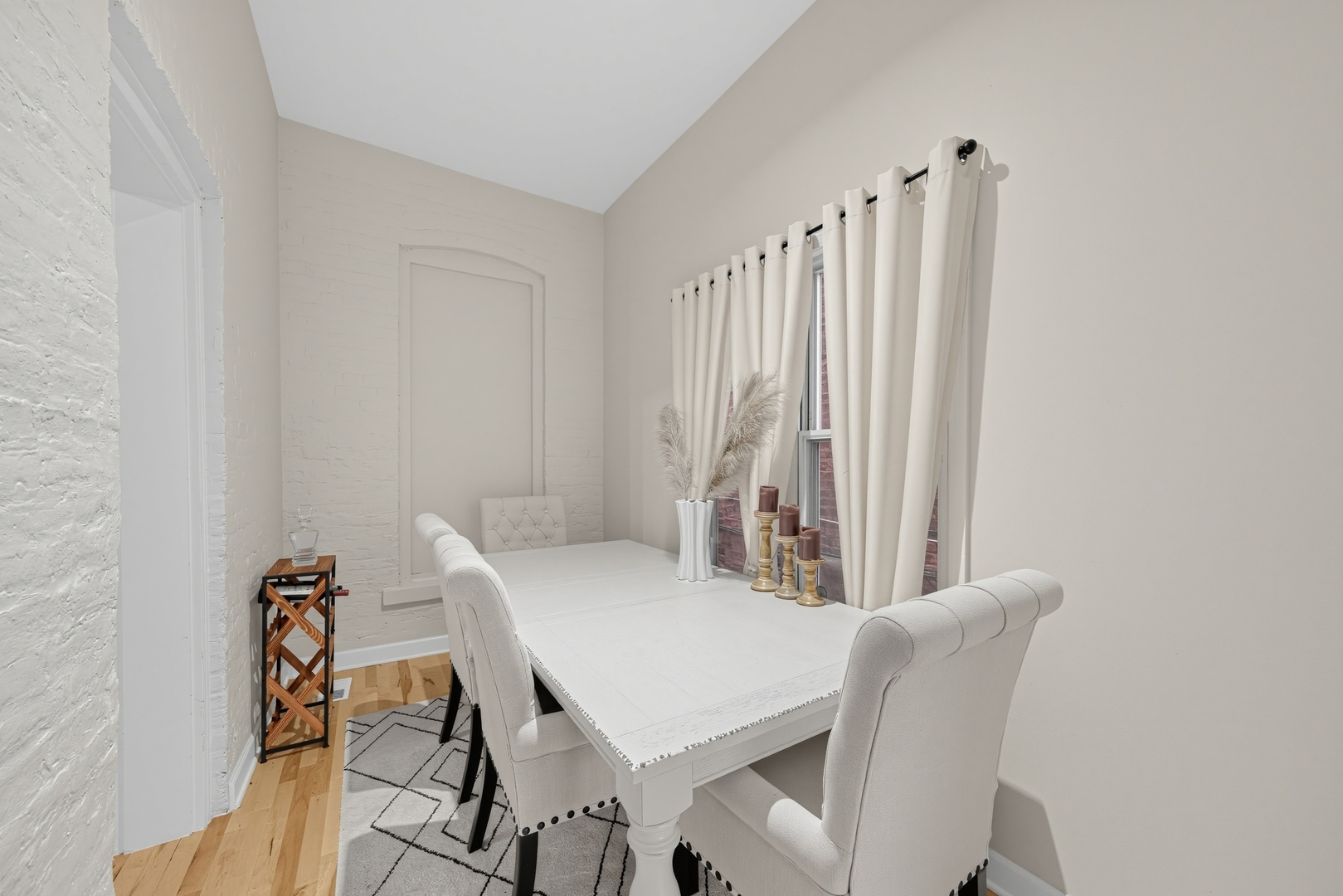 736 S Oakley Boulevard 1 Property Photo 8