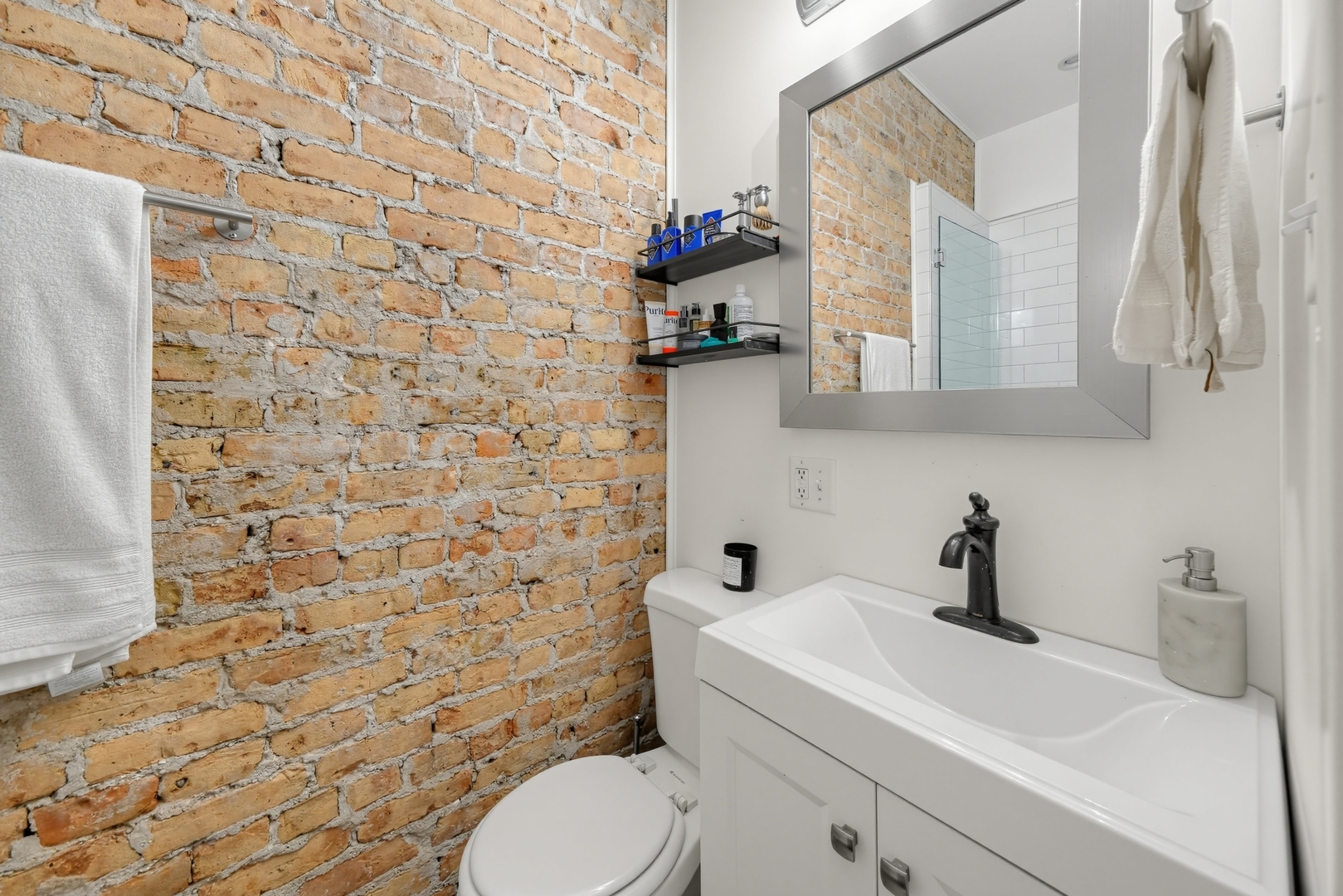 736 S Oakley Boulevard 1 Property Photo 12