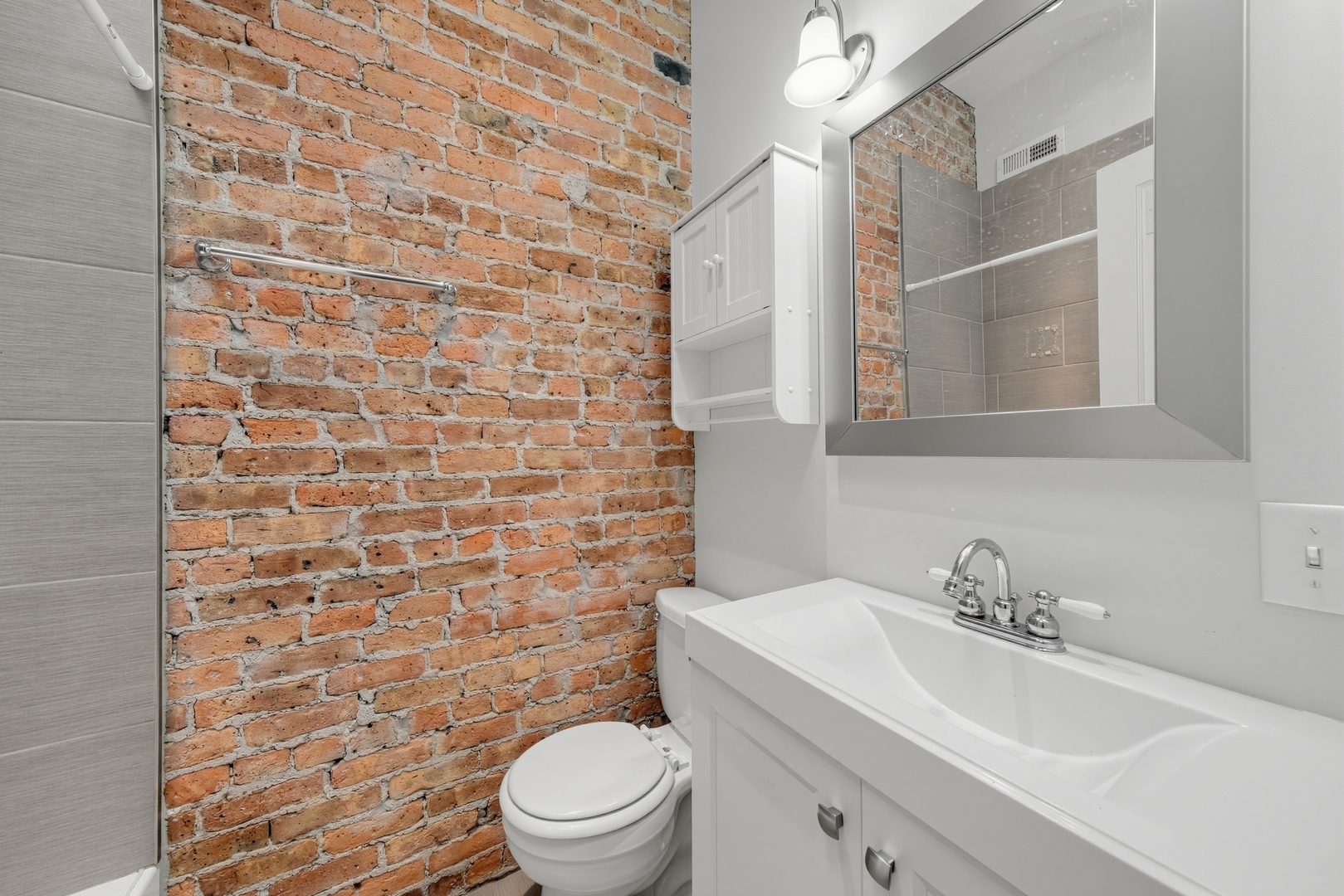 736 S Oakley Boulevard 1 Property Photo 13