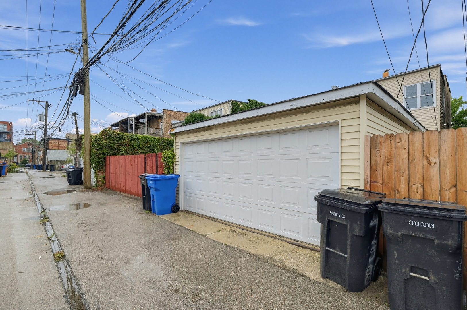 736 S Oakley Boulevard 1 Property Photo 15