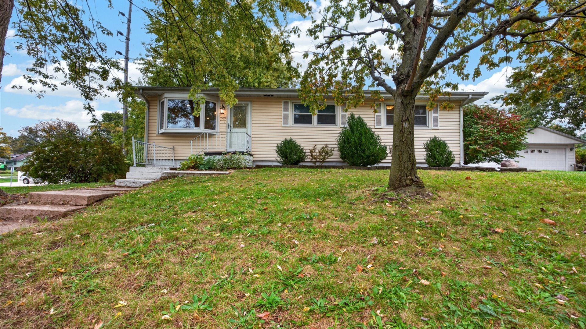 1502 Julie Drive Property Photo 1