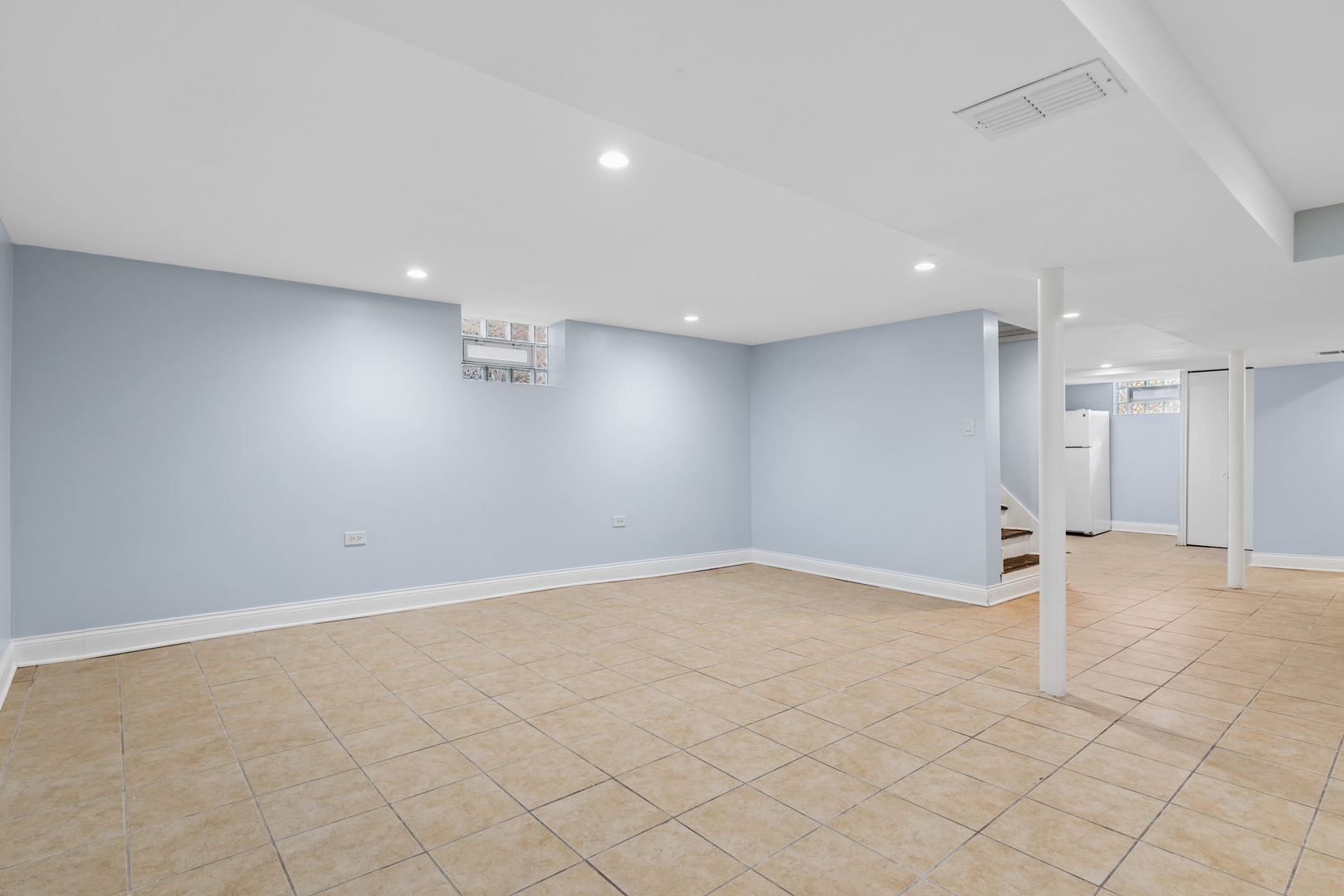 8019 S Francisco Avenue Property Photo 21