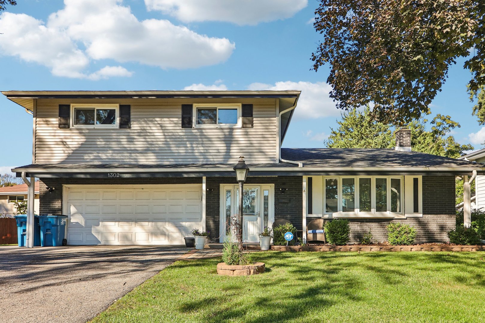 1302 E Greenwood Drive Property Photo 1