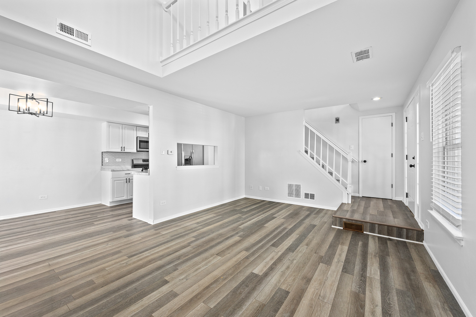 12537 S Central Park Avenue Property Photo 6