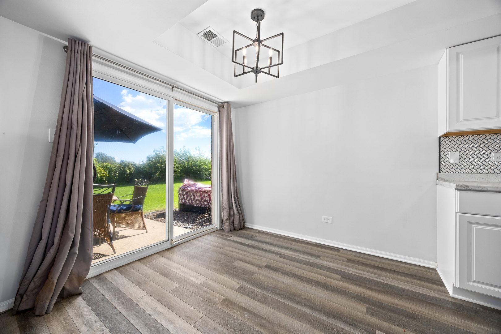 12537 S Central Park Avenue Property Photo 12