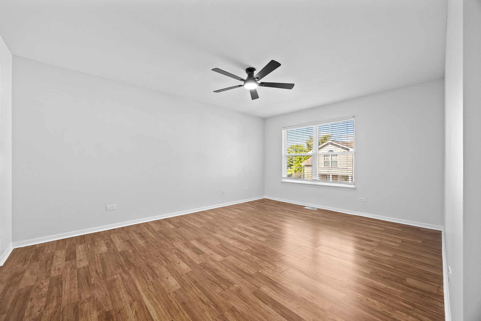 12537 S Central Park Avenue Property Photo 15