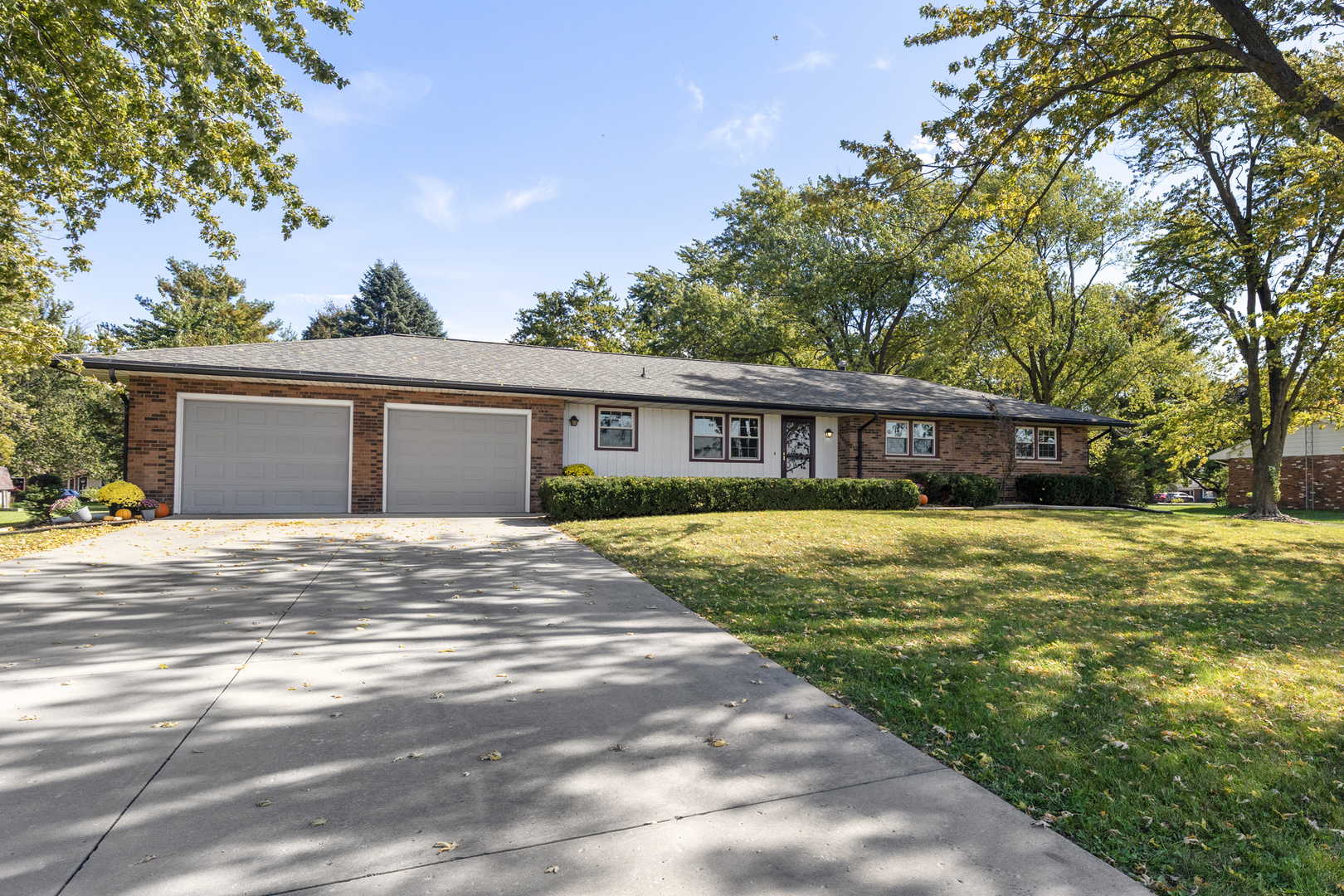 809 Towanda Barnes Road Property Photo 1