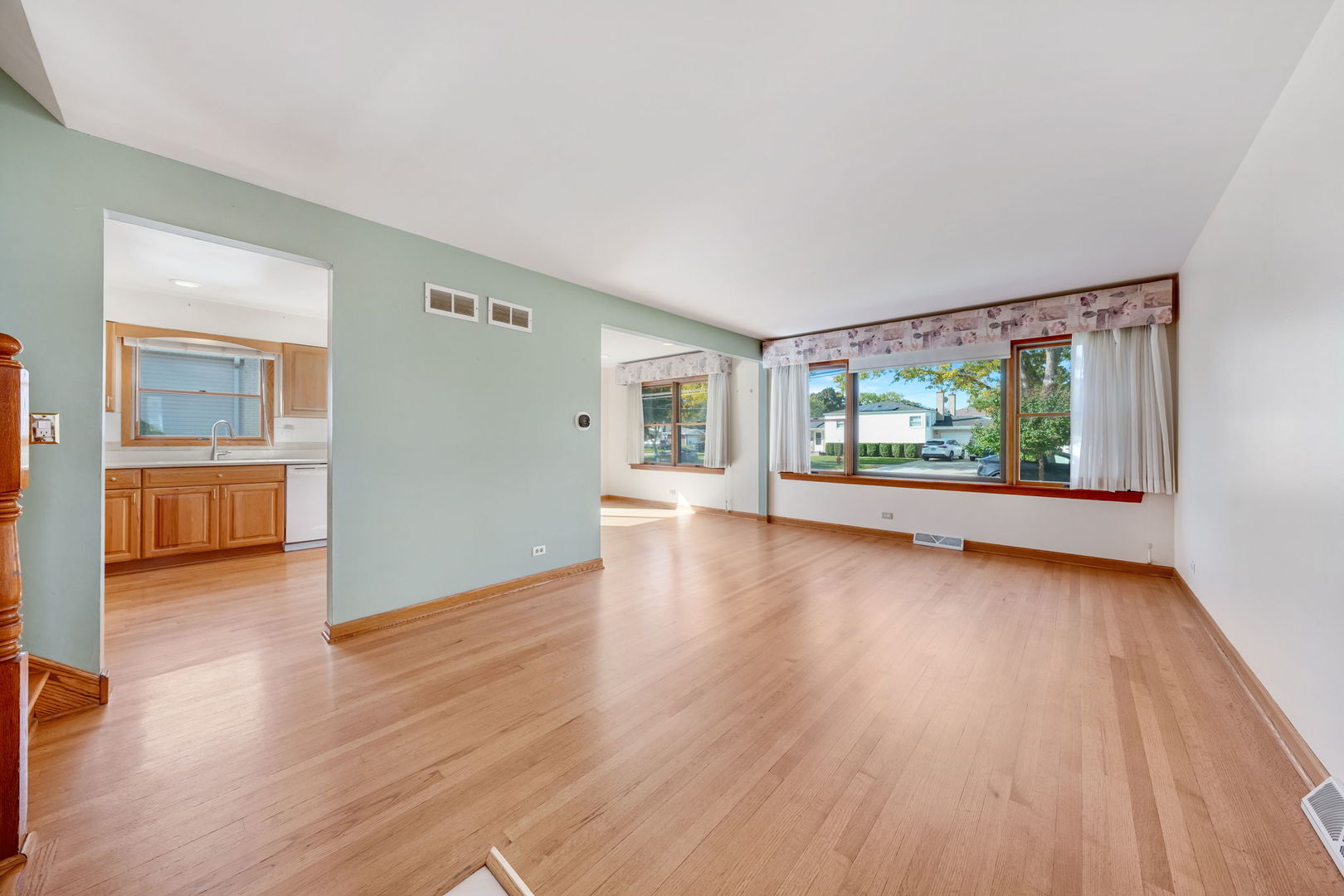 1933 Plainfield Drive Property Photo 6