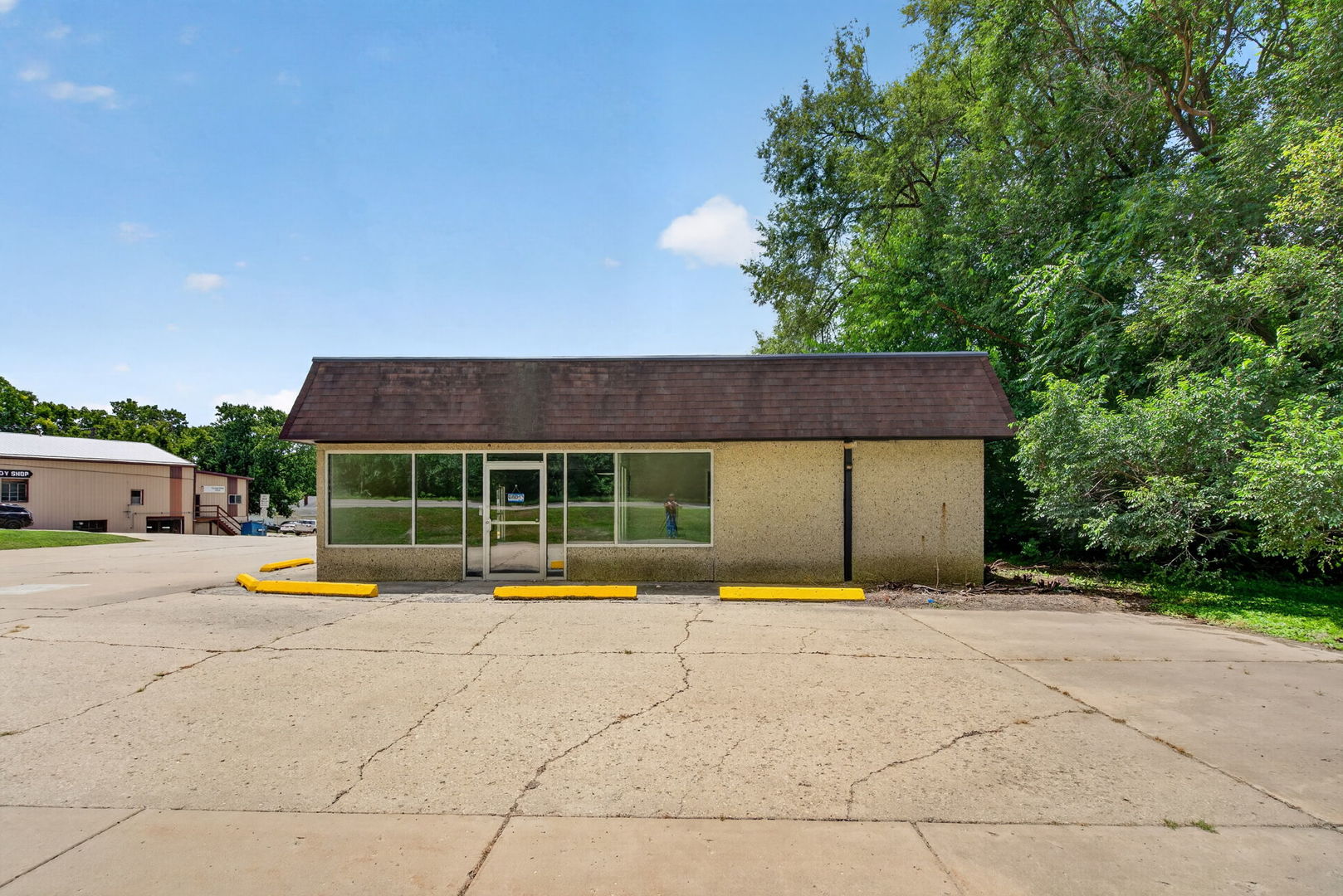 800 W Bluff Street Property Photo 1