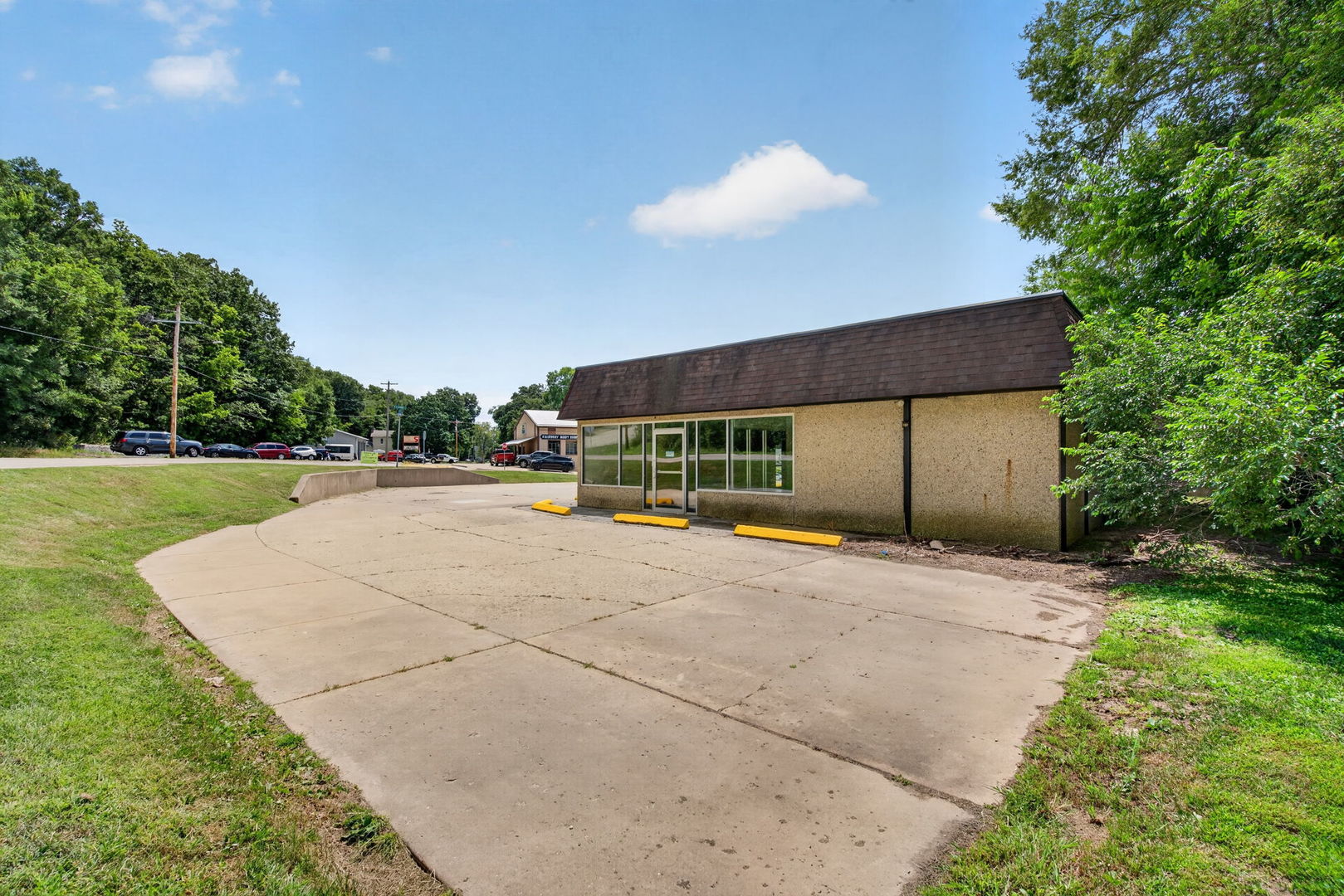 800 W Bluff Street Property Photo 4