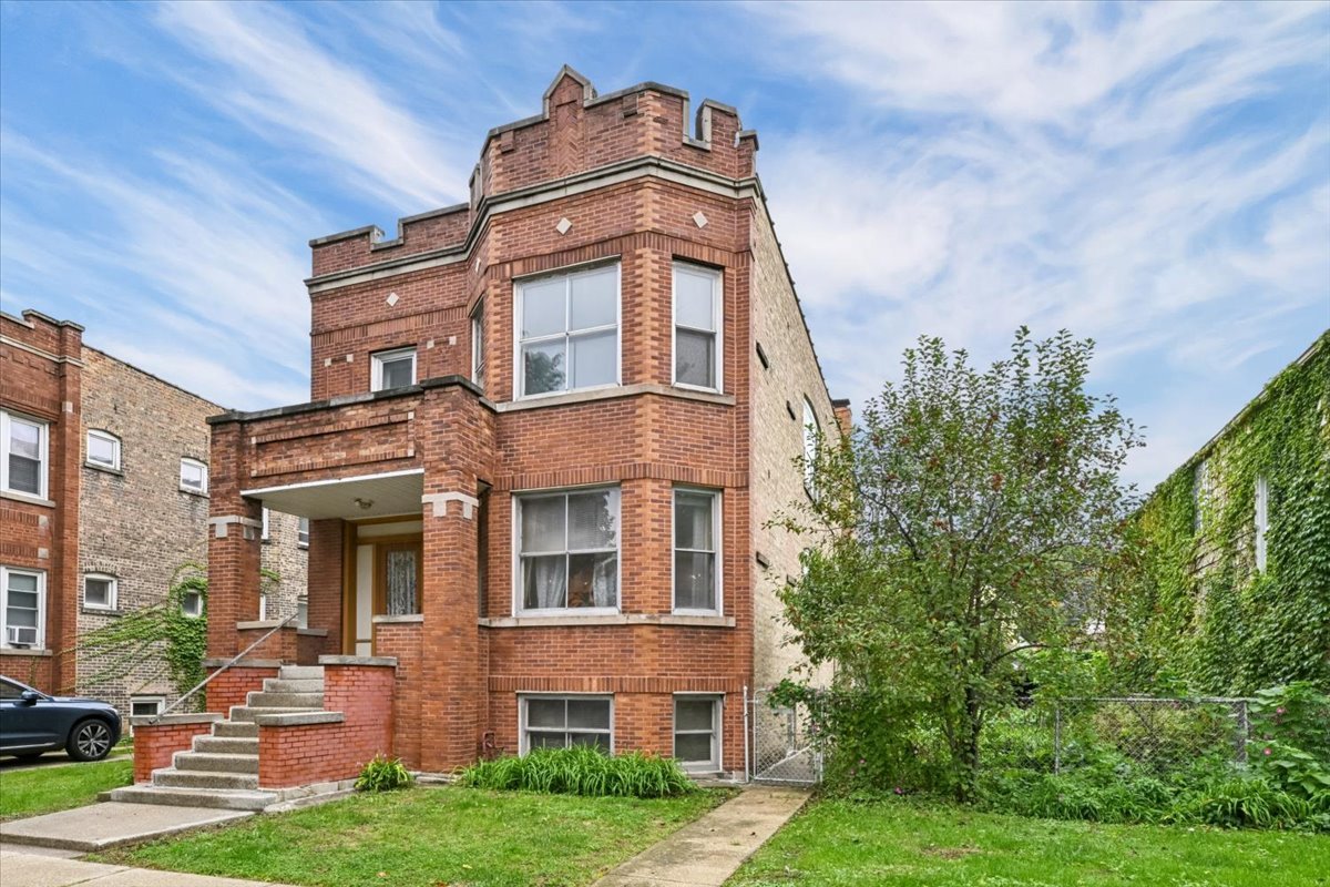 3327 N Hamlin Avenue Property Photo 1