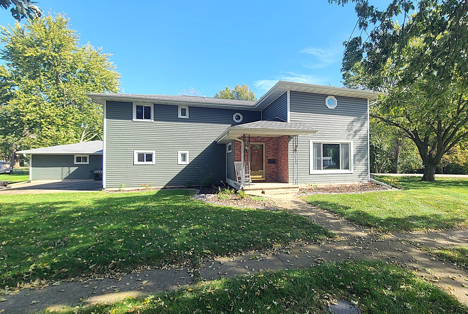 327 S Jefferson Avenue Property Photo 1