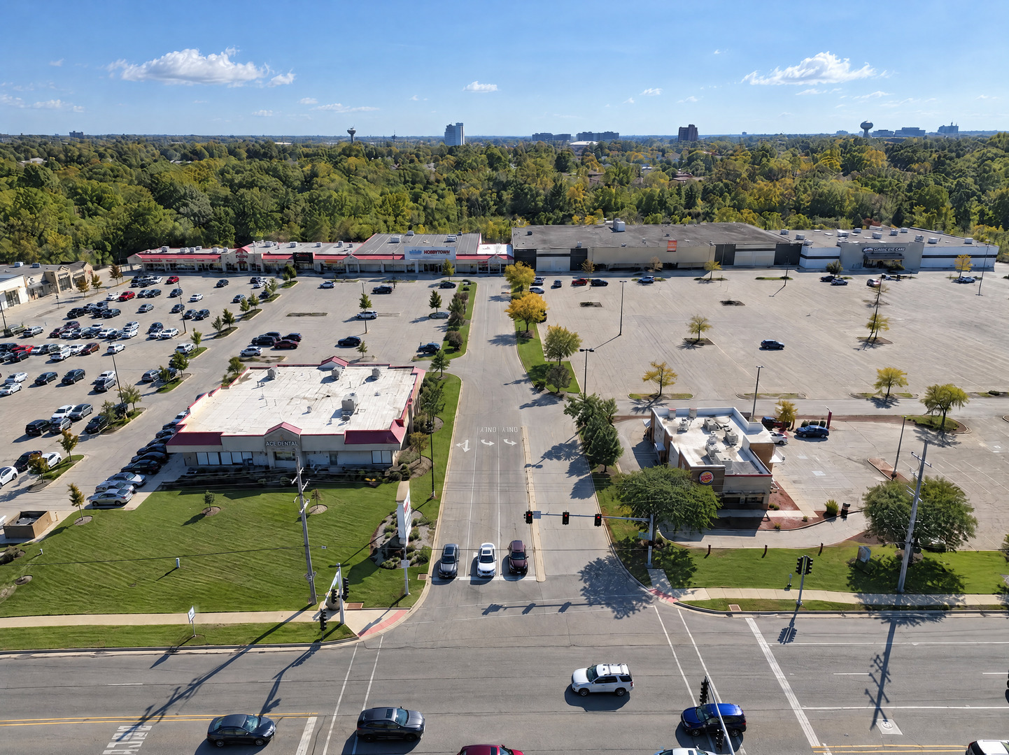 401-581 E Roosevelt Road Property Photo 1