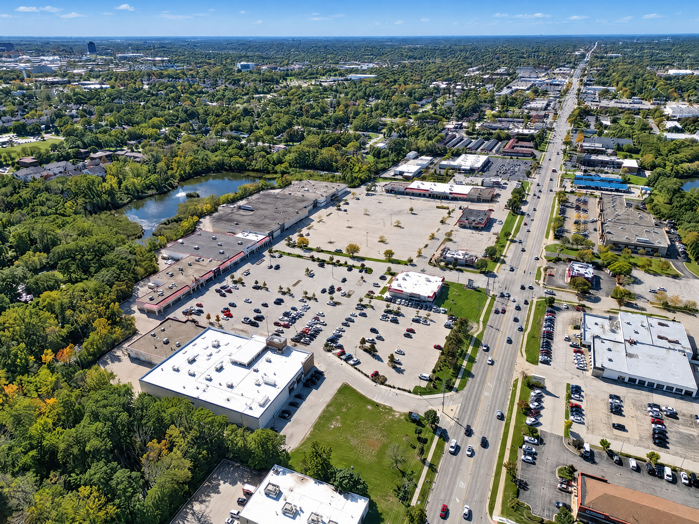 401-581 E Roosevelt Road Property Photo 2