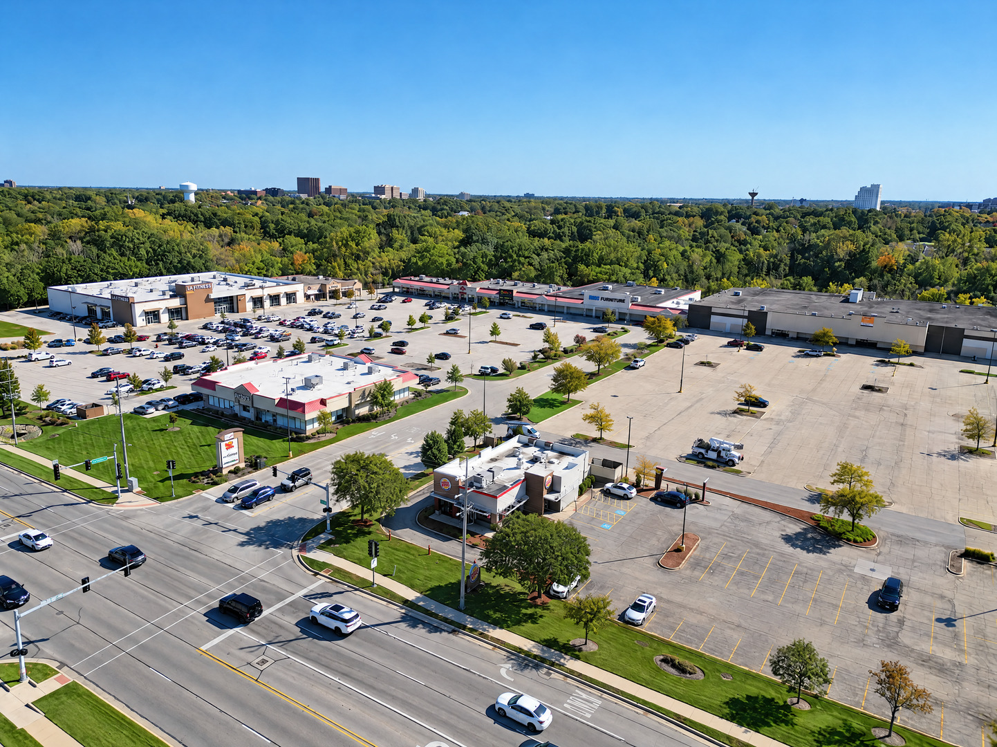 401-581 E Roosevelt Road Property Photo 5