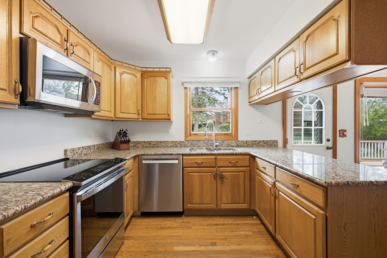 962 Kentucky Lane Property Photo 4