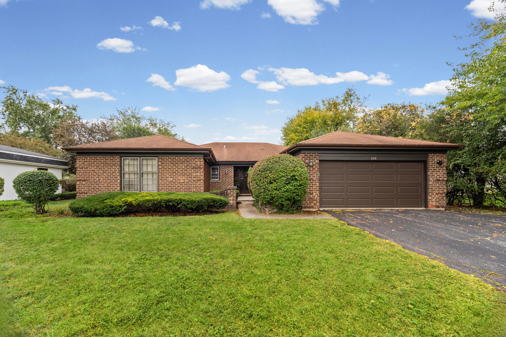 220 Park Lane Property Photo 1