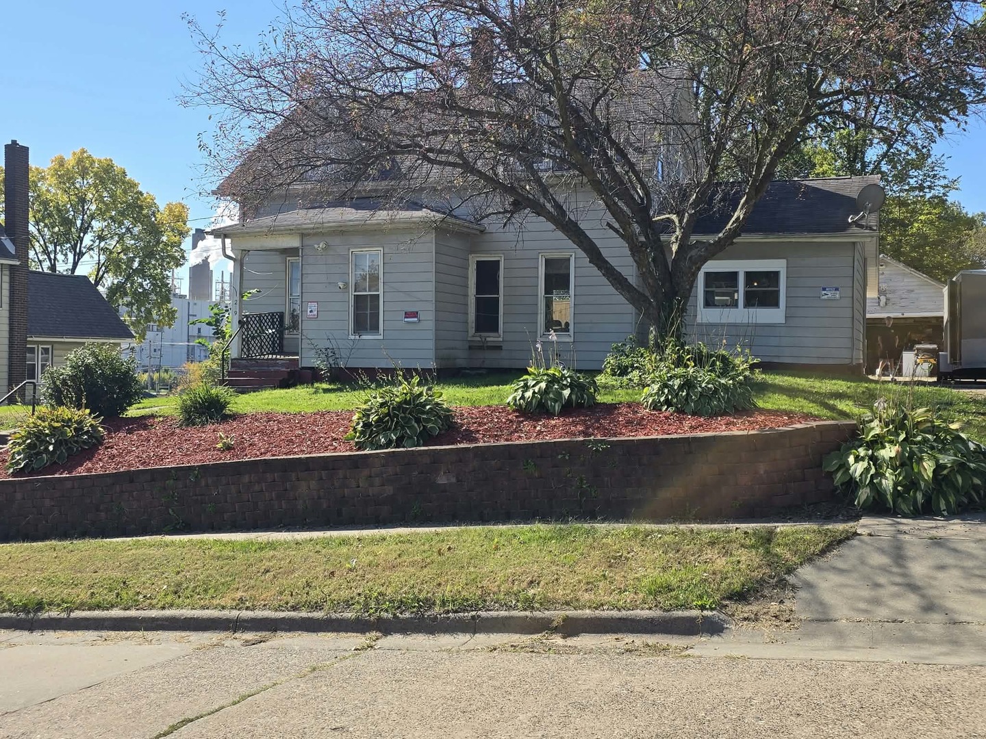 219 20 Place Property Photo 1