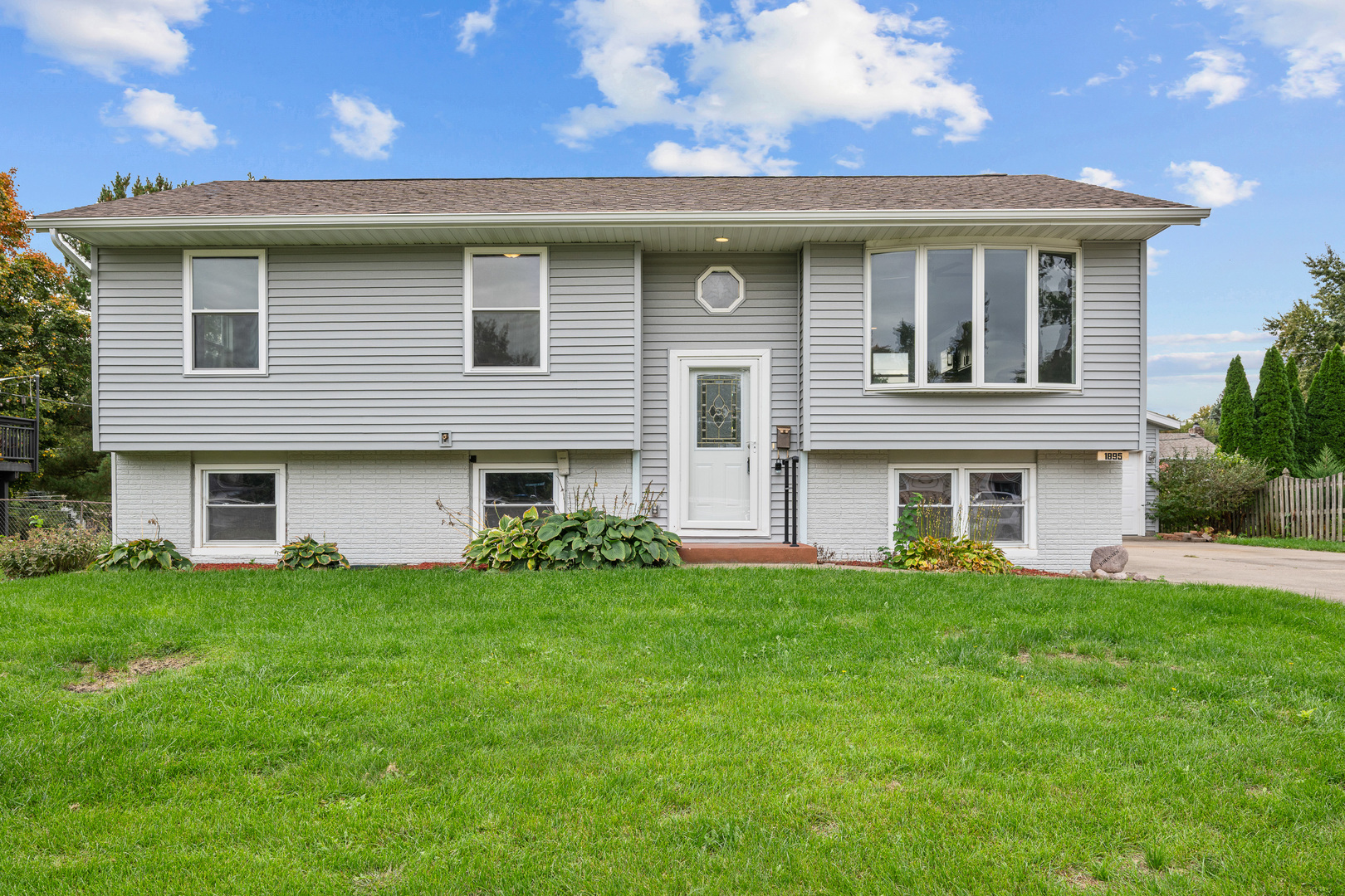1895 Tam O Shanter Drive Property Photo 1