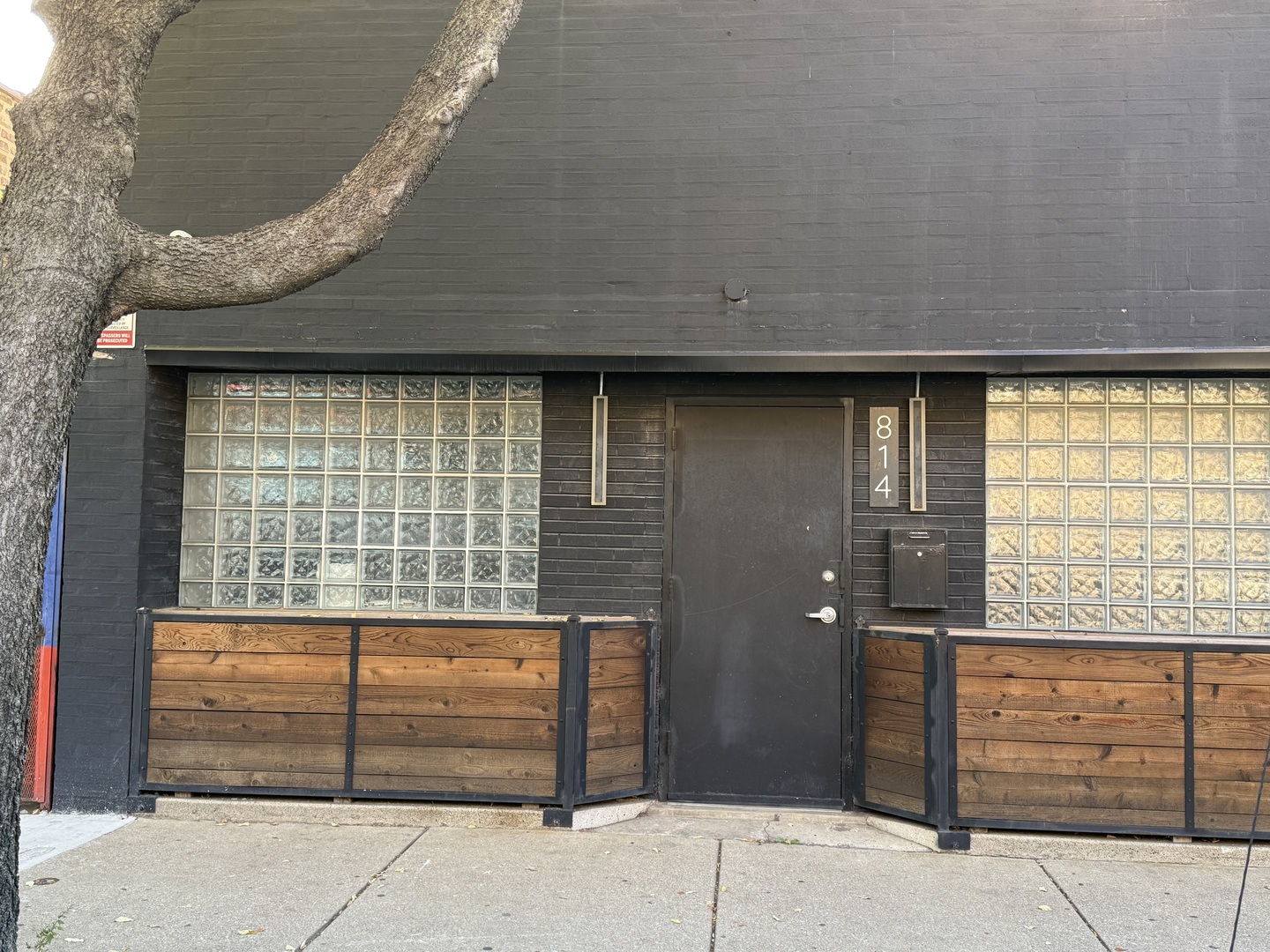 814 S Western Avenue Property Photo 1