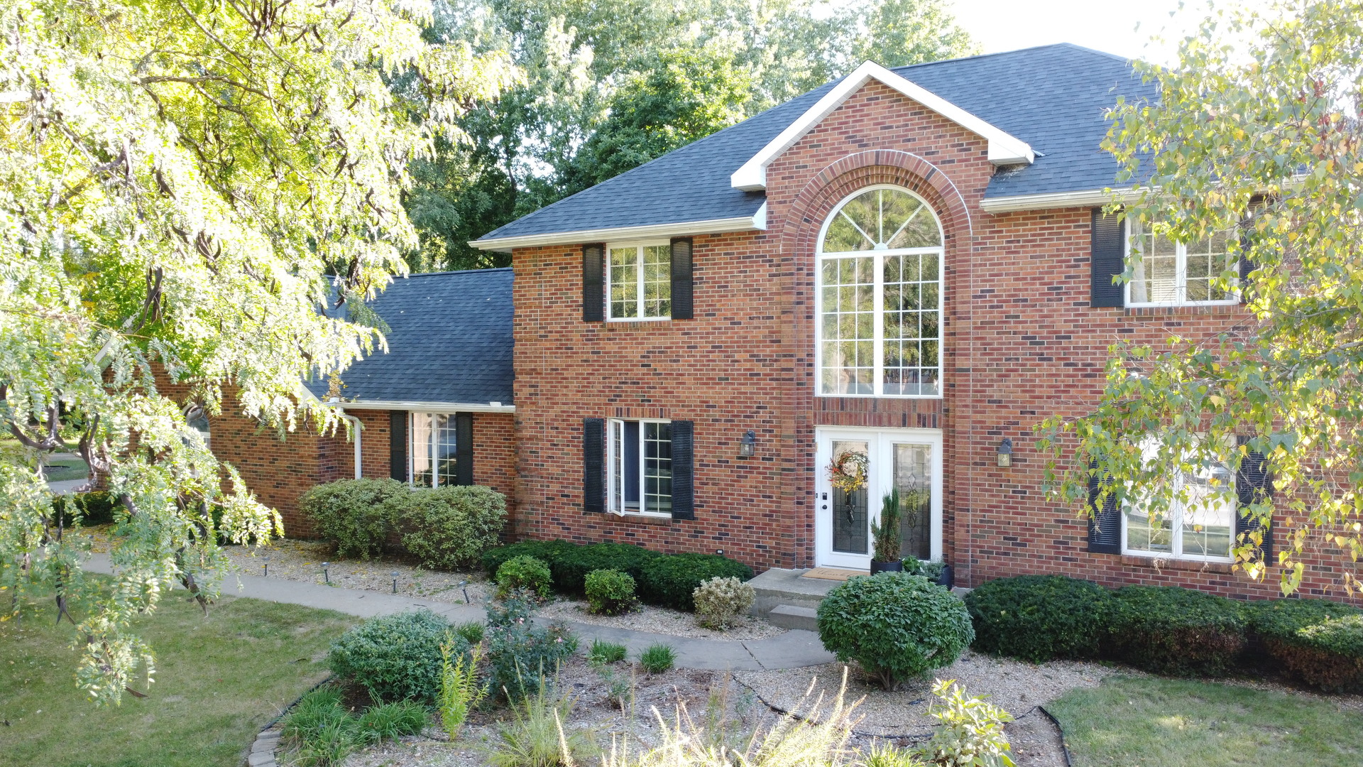 1025 Abbey Ridge Property Photo 1