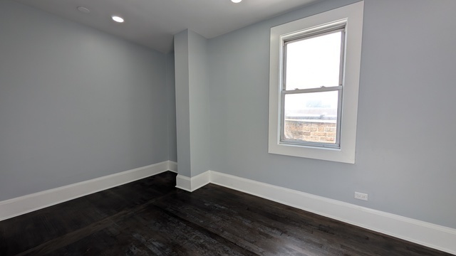 5028 W Lawrence Avenue Property Photo 5