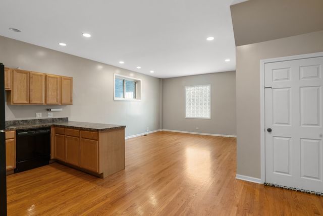 5028 W Lawrence Avenue Property Photo 16