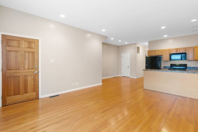 5028 W Lawrence Avenue Property Photo 18