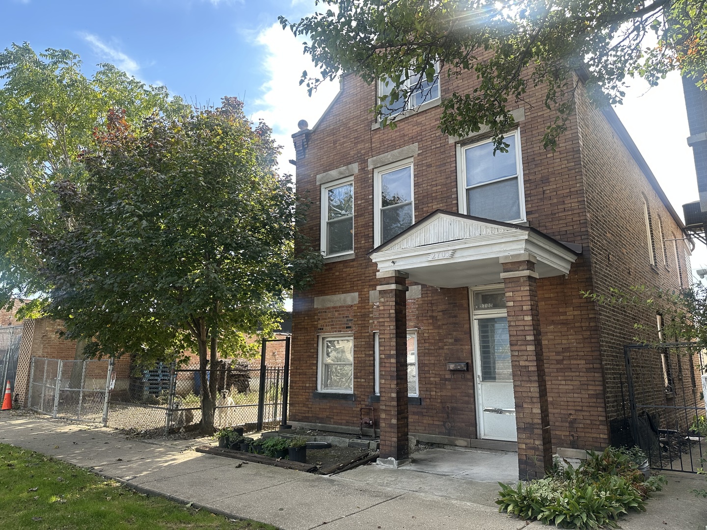 2705 W 39th Place Property Photo 1